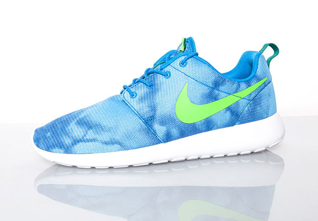 Nike Roshe Run Champs The Drop