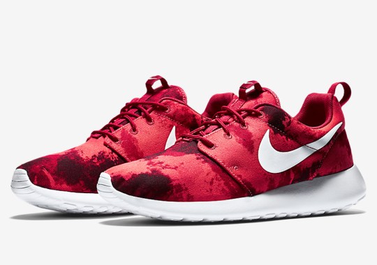 Nike Roshe Run Print Releases Continue With Deep Burgundy