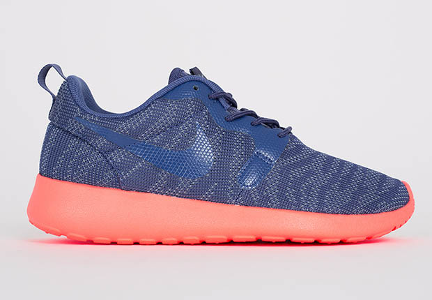 nike fashion wmns rosherun jcrd cool blue hot lava 2