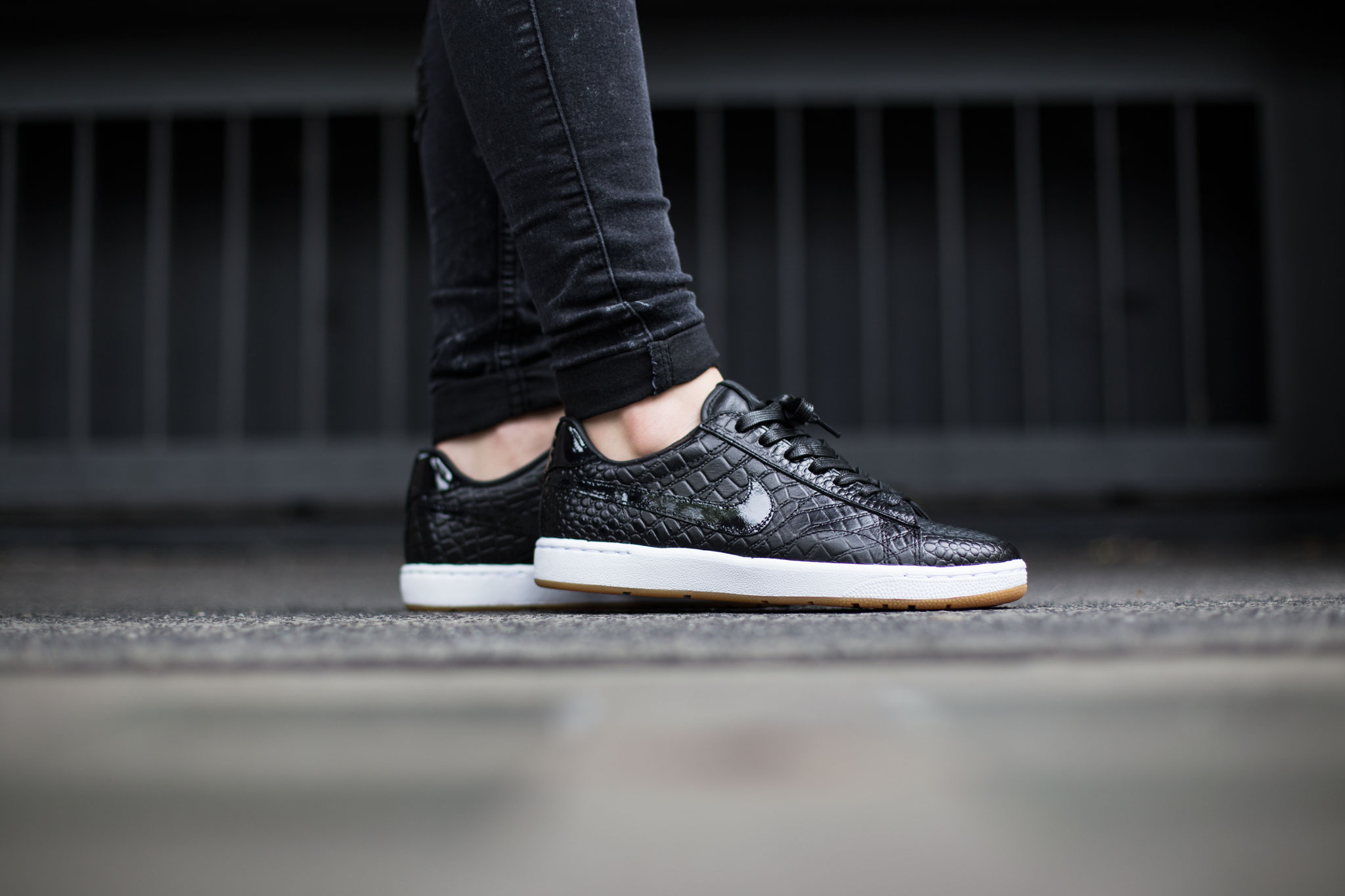 Nike Wmns Tennis Classic Ultra Premium Croc Black On Foot 1