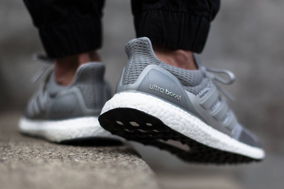 Ultra boost shop grey on feet