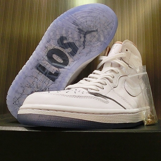 Herméticamente Tranquilizar cúbico The Air Jordan 1 High "Los Angeles" Might Be Better Than The NYC Pair -  SneakerNews.com