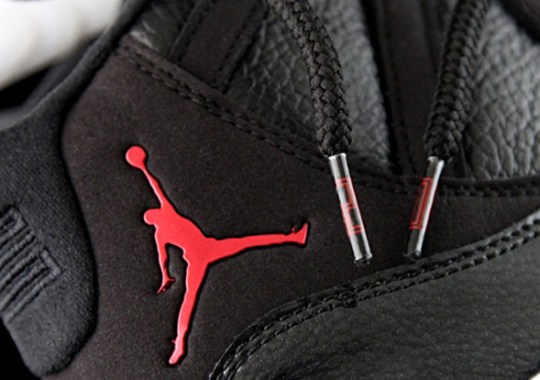Examining The Details Of The Nike Air jordan NIKE Hydro 7 V2 Black Gym Red “72-10”