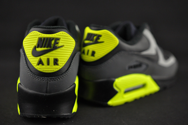 Air Max 90 Steals Neon Colorway 04