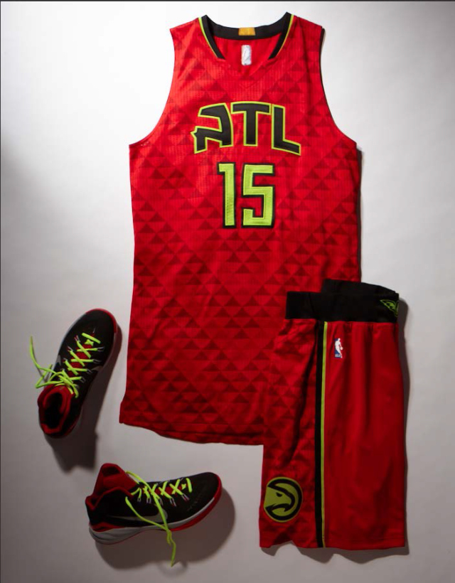 Remember When the Atlanta Hawks Wore Mismatched Jerseys?