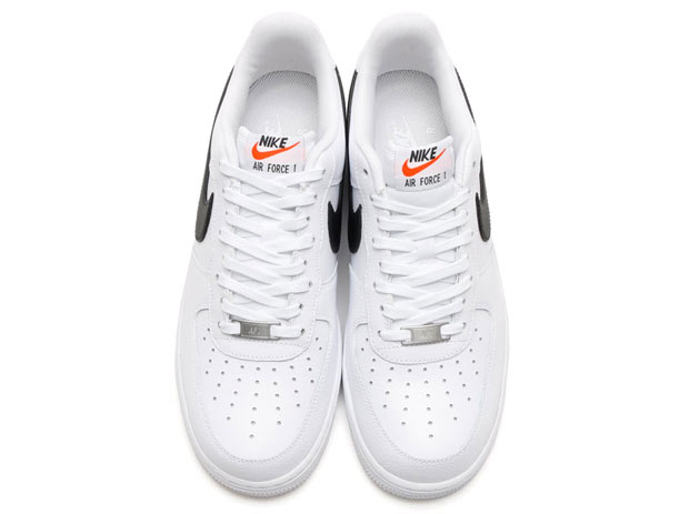 Nike Air Force 1 White Black Vintage 03
