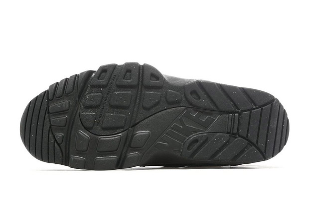 things to pack for trail running Gs Triple Black 03