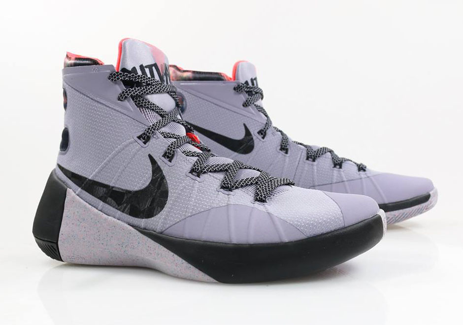 A Detailed Look At The Nike Hyperdunk 