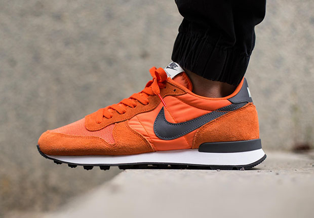 Nike Internationalist Electric Orange 2