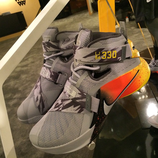 Nike Lebron Soldier 9 Neba Warhawk Pe 02