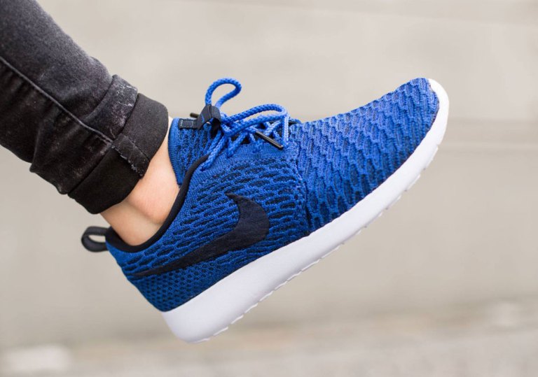 NIKE FLYKNIT ROSHERUN GAME ROYAL BLUE-BRIGHT CRIMSON SZ 9 [677243-401] Nike Flyknit Rosherun Game Royal/Bright Crimson/Blue Lagoon  main image 4