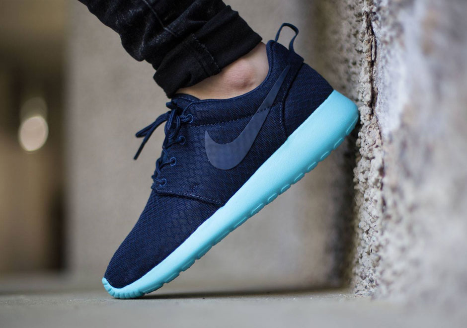 ratnik stolica anestetik  Have You Seen These New Materials On The Nike Roshe Run? - SneakerNews.com