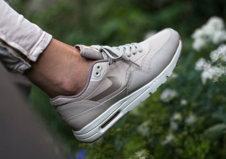 caja dedo Plata The Nike Air Max 1 Continues To Evolve With The Ultra Essential -  SneakerNews.com