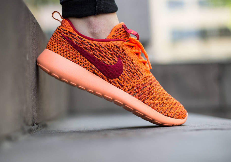 Nike Wmns Roshe One Flyknit Total Orange Gym Red Sunset Glow 3