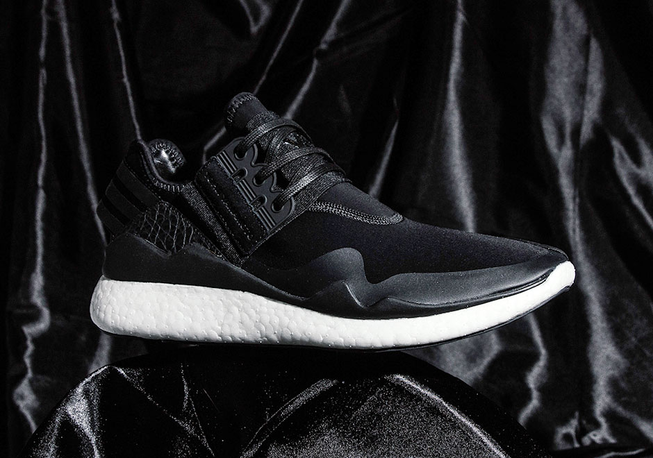 Y así yermo en The adidas Y-3 Retro Boost Is Back With The Best Colorway Yet -  SneakerNews.com