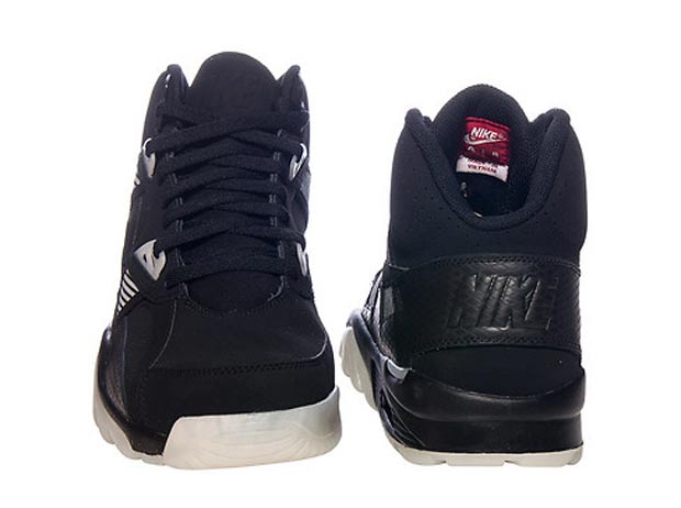 Another Nike Air Trainer Raiders Colorway 03