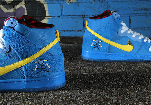 resistirse Rebaño Impresionismo Familia x Nike SB Dunk High "Blue Ox" - Release Reminder - SneakerNews.com
