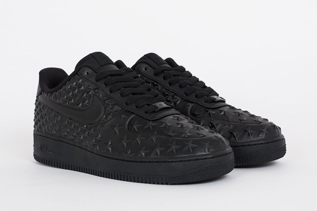 black air forces with stars