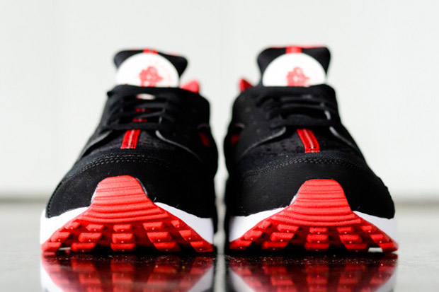 Nike Air Huarache Black Red Chicago 03