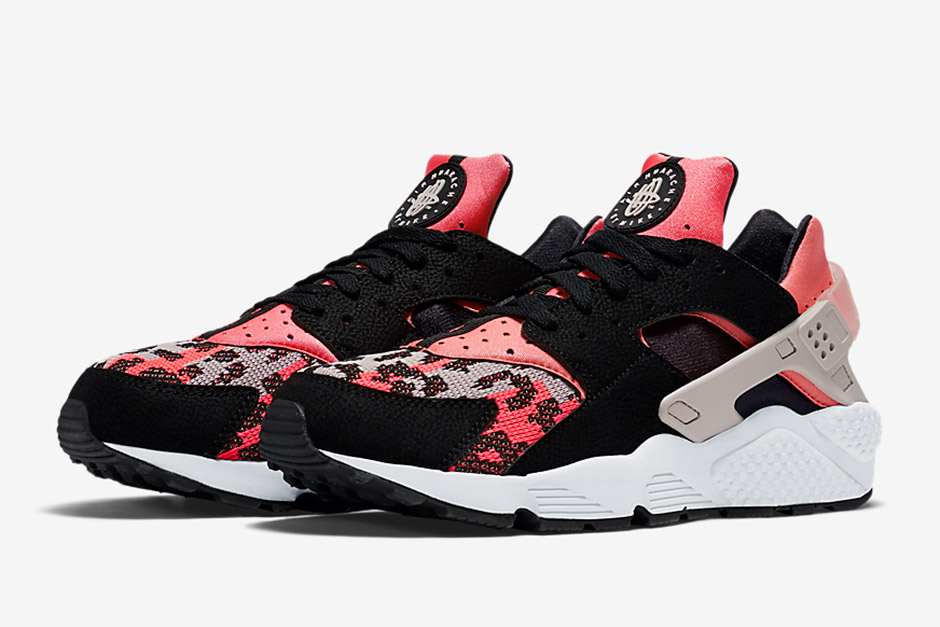 nike huarache pink and black