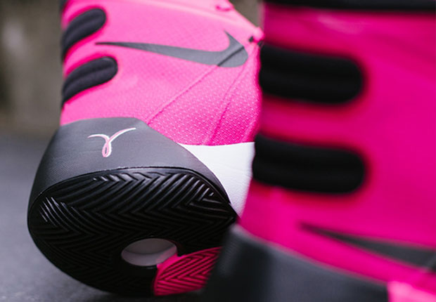 The Nike Hyperdunk 2015 Continues The "Think Pink" Tradition