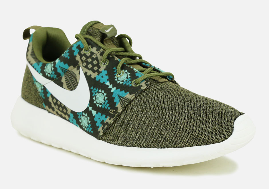 Final mucho Diplomático Nike Roshe Run "Aztec Print" - SneakerNews.com
