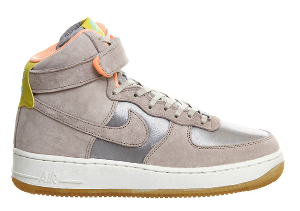 Nike Sportswear La Glow Pack 04