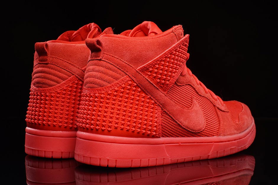 Red October Dunks Still Available 03