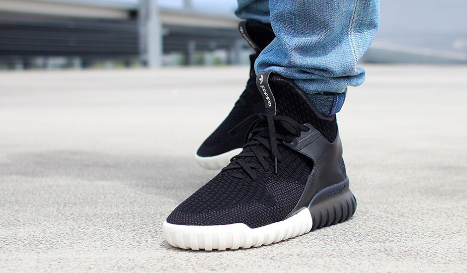 Adidas Yeezy Boost Feature 818 6