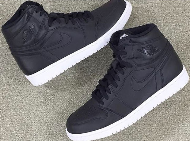 Air Jordan 1 High Black White