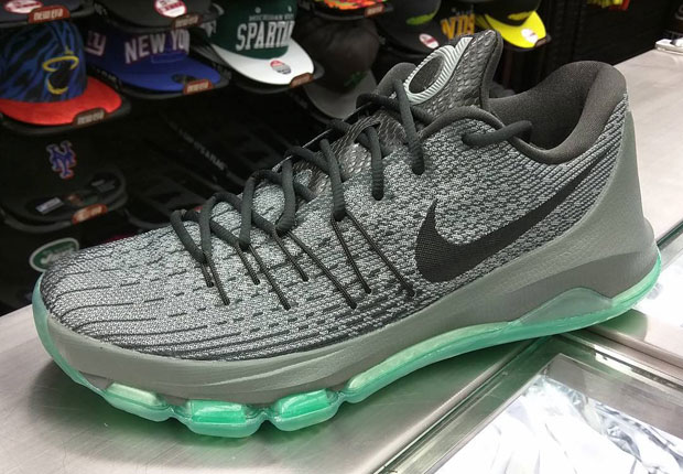 kd 8 grey and green