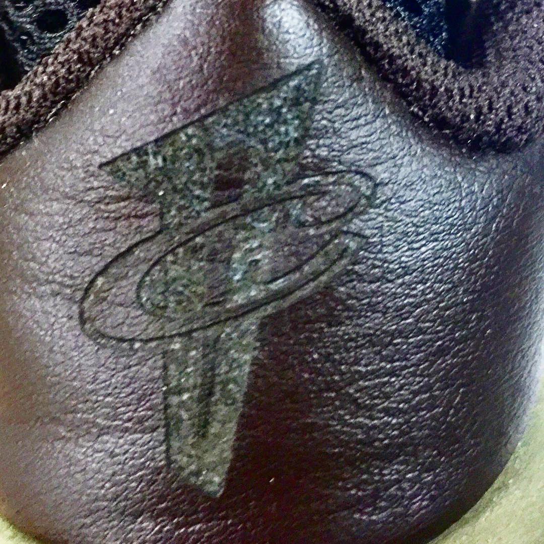 nike-air-foamposite-one-suede-olive-details-03