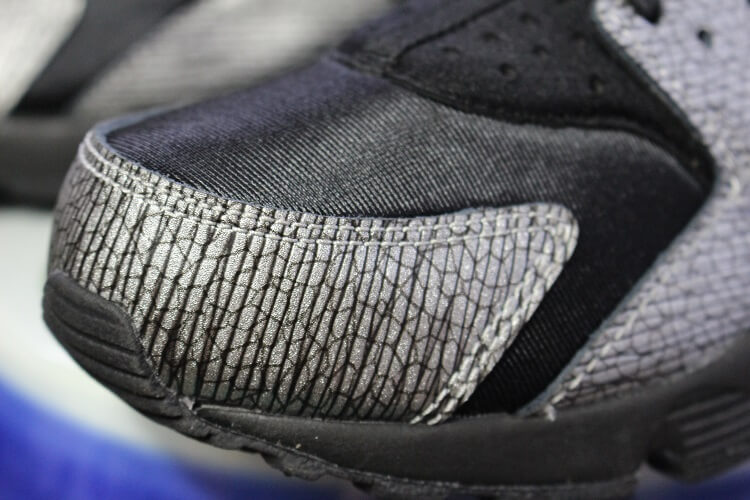 Nike Air Huarache Flirts Weird Materials 12