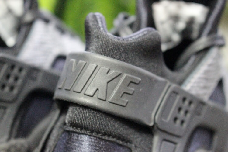 Nike Air Huarache Flirts Weird Materials 14