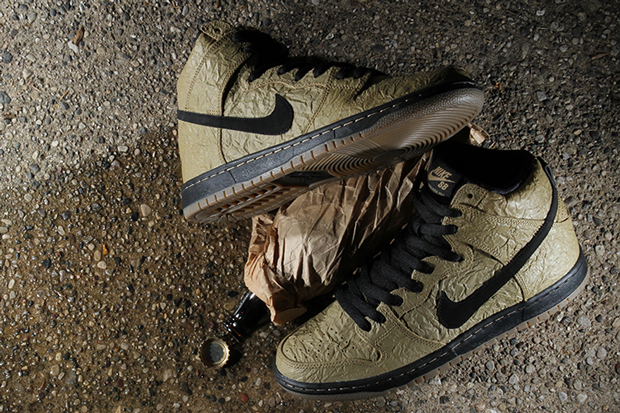 Nike SB Outfits the Dunk In A Brown Paper Bag Upper