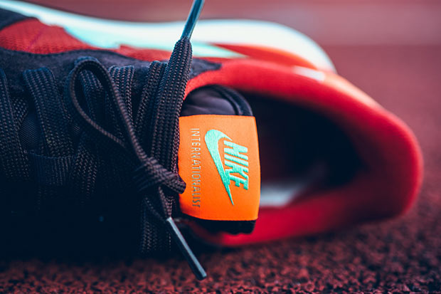 Nike Wmns Internationalist Mahogany Green Glow Orange 08