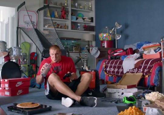 Rob Gronkowski Stars In Kids Foot Locker Ad
