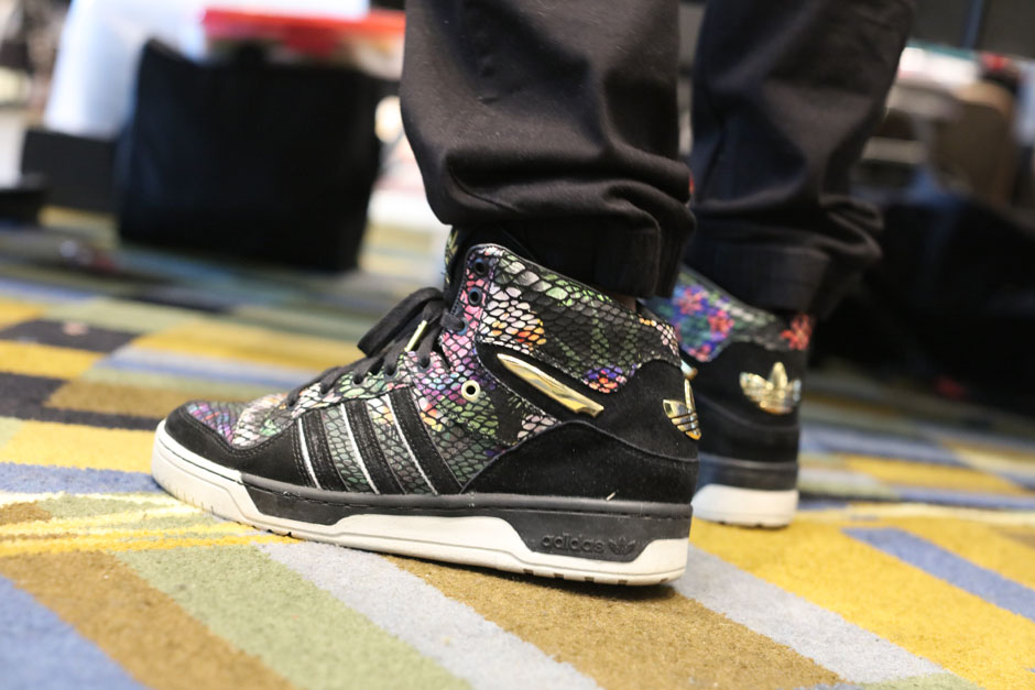 sneaker-con-detroit-august-on-feet-069