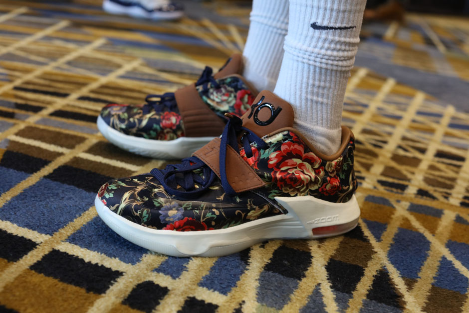 sneaker-con-detroit-august-on-feet-084