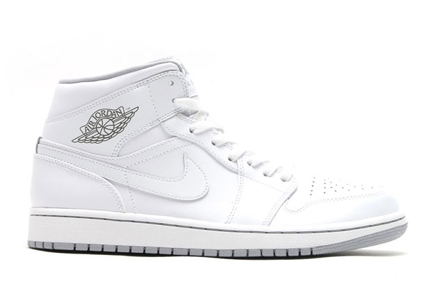 These Air Jordan 1 Mids Almost Look Like OGs