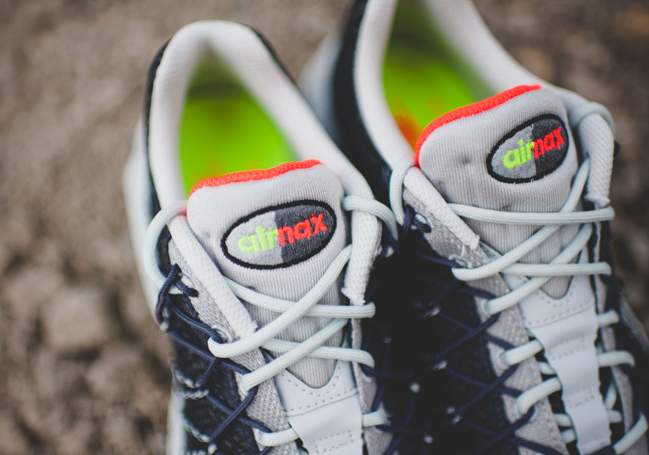 Air Max 95 Ultra Jacquard Navy Red Neon 2