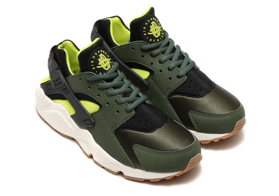 Nike Air Huarache Carbon Green Wmns Exclusive 001