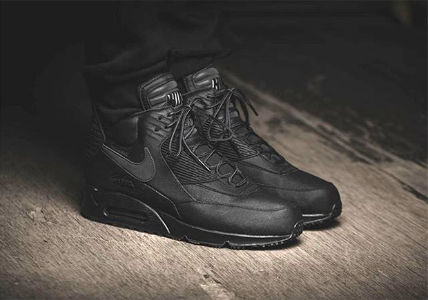The Nike Air Max 90 Sneakerboot Is Back 