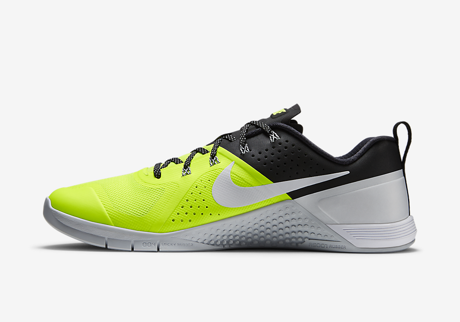 The Nike Metcon 1 Continues To Compete Despite Being Banned From ...