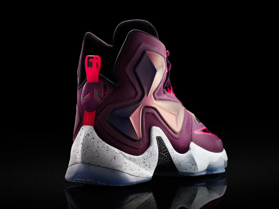 official-look-lebron-13-written-in-the-stars-03