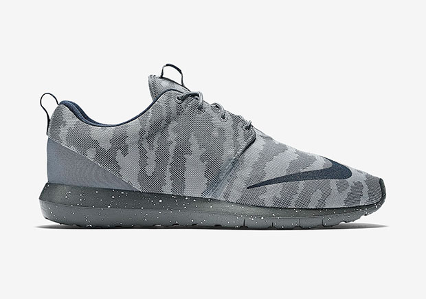 The Nike Roshe Run FB Is Back and Better Than Ever - SneakerNews.com