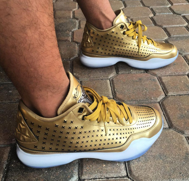 Nike Kobe 10 Ext Gold | Sneakernews.Com