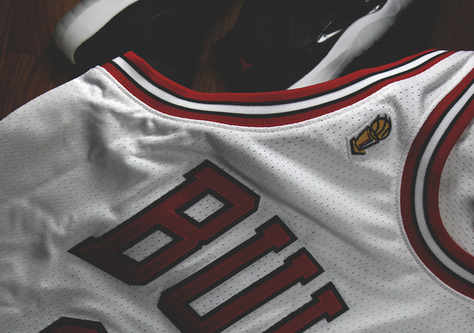 Mitchell & Ness Releases 1995-96 Michael Jordan '72-10' Season Chicago Bulls  Authentic Home Championship