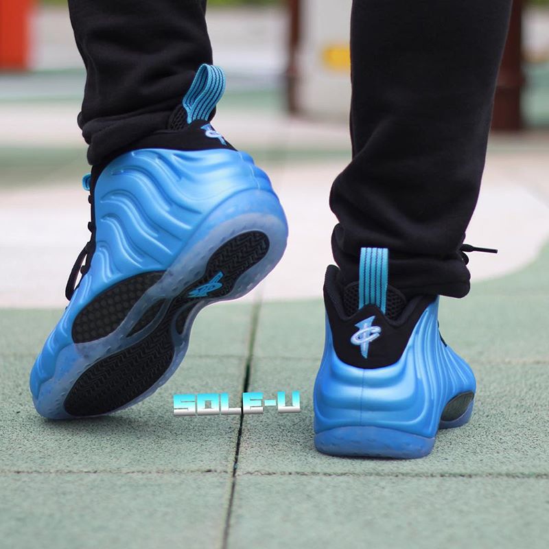 nike-air-foamposite-one-unversity-blue-on-feet-04