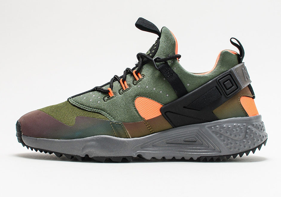 Nike Air Huarache Utility Carbon Green Total Orange 2